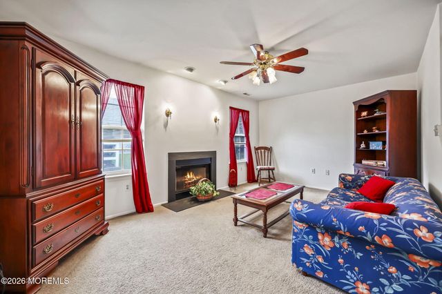 38 Hemlock Way, Freehold, NJ 07728