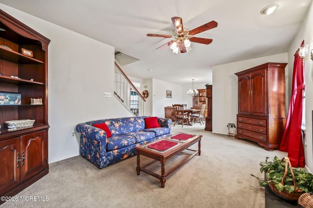 38 Hemlock Way, Freehold, NJ 07728