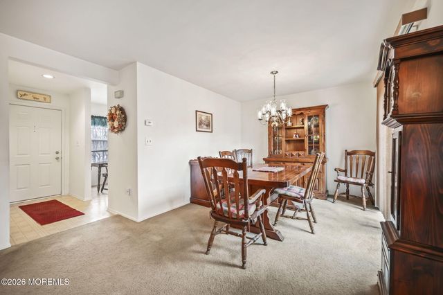 38 Hemlock Way, Freehold, NJ 07728