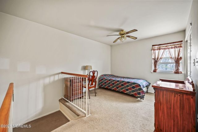 38 Hemlock Way, Freehold, NJ 07728