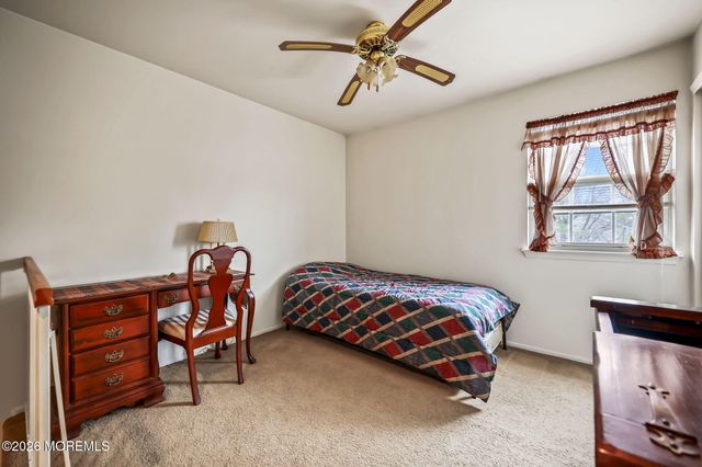 38 Hemlock Way, Freehold, NJ 07728