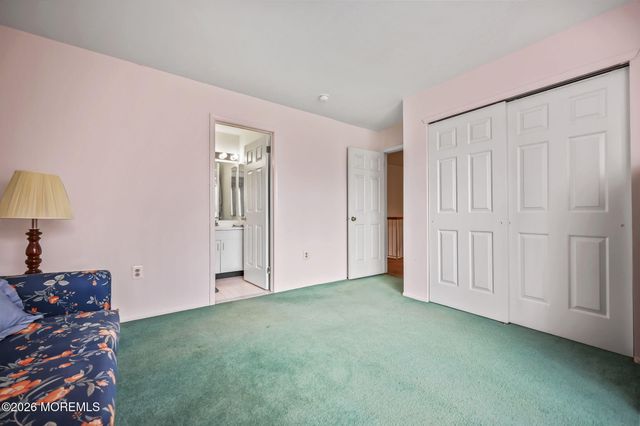 38 Hemlock Way, Freehold, NJ 07728