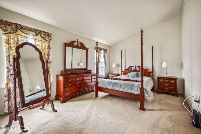 38 Hemlock Way, Freehold, NJ 07728