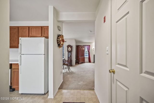 38 Hemlock Way, Freehold, NJ 07728