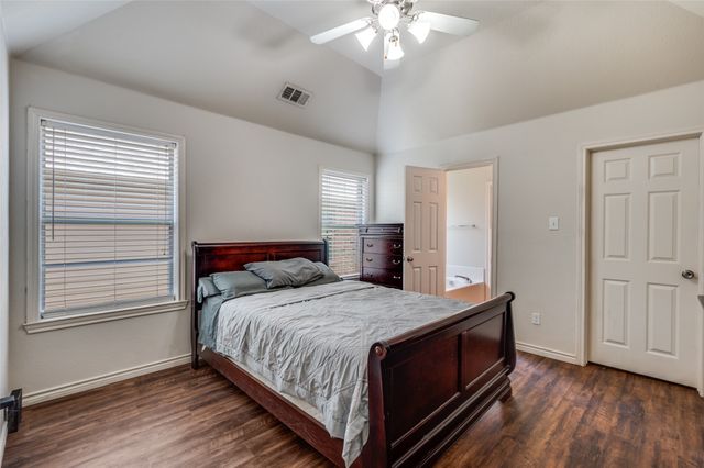 8823 Eastwood Avenue, Cross Roads, TX 76227