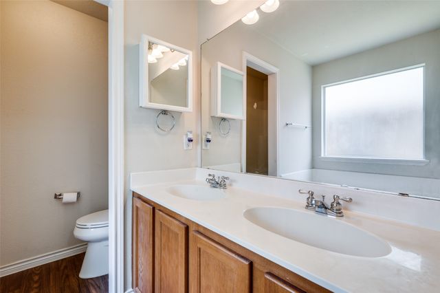 8823 Eastwood Avenue, Cross Roads, TX 76227