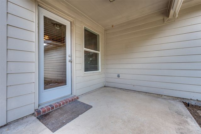 8823 Eastwood Avenue, Cross Roads, TX 76227