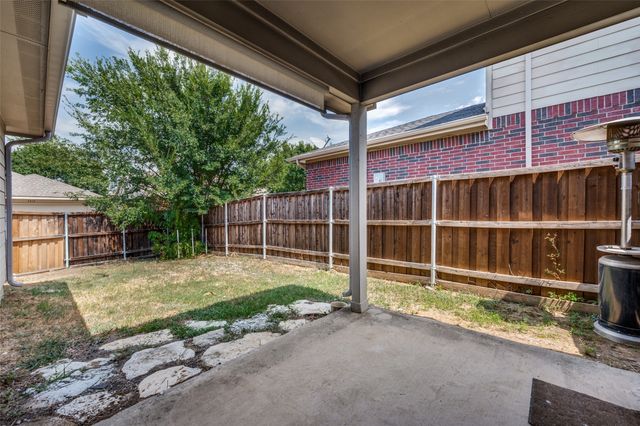 8823 Eastwood Avenue, Cross Roads, TX 76227