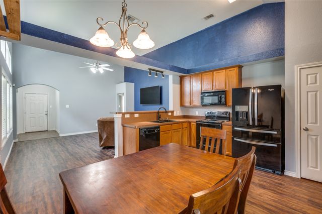 8823 Eastwood Avenue, Cross Roads, TX 76227