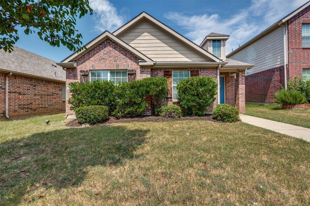 8823 Eastwood Avenue, Cross Roads, TX 76227