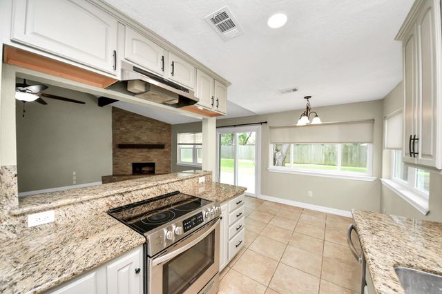 1104 N Heron Drive, Seabrook, TX 77586