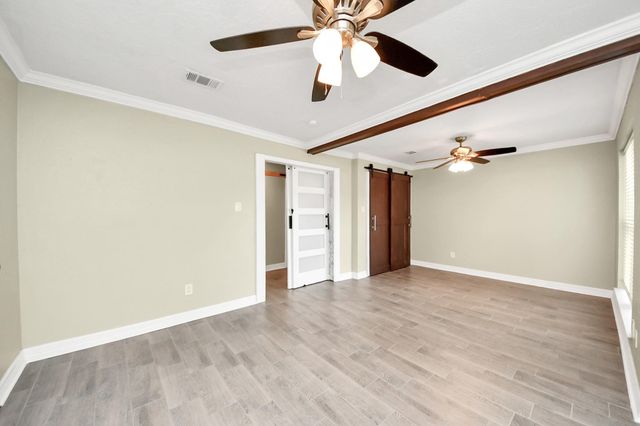 1104 N Heron Drive, Seabrook, TX 77586