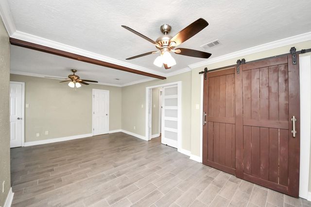 1104 N Heron Drive, Seabrook, TX 77586