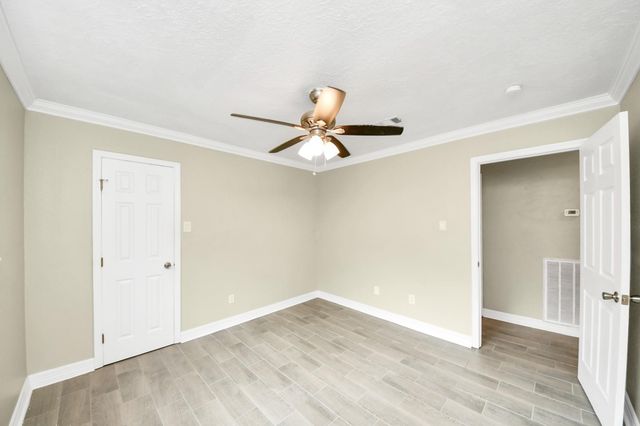 1104 N Heron Drive, Seabrook, TX 77586