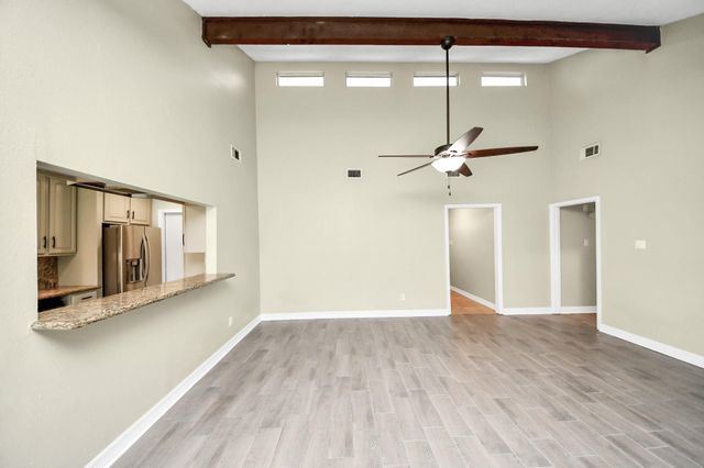 1104 N Heron Drive, Seabrook, TX 77586