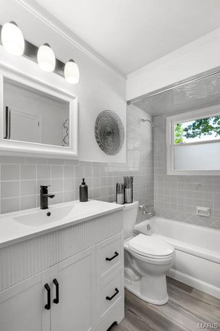 5 Manor Drive, Florissant, MO 63031