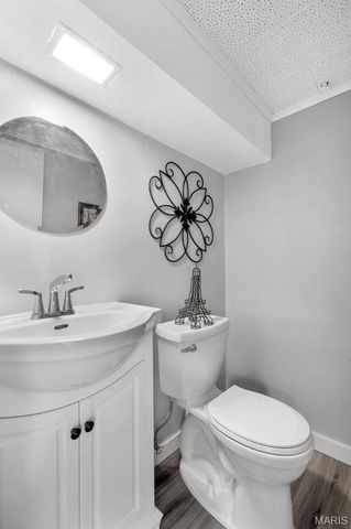 5 Manor Drive, Florissant, MO 63031