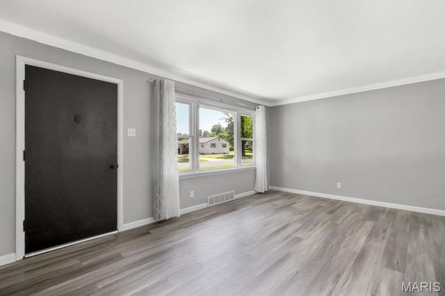 5 Manor Drive, Florissant, MO 63031