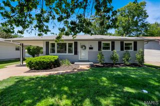 5 Manor Drive, Florissant, MO 63031
