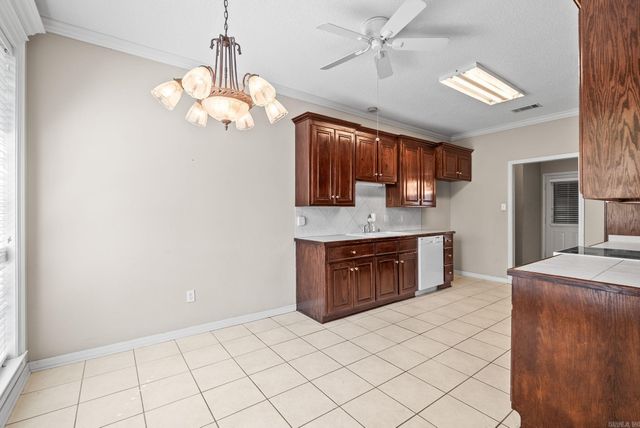 11 WESTFIELD Drive, Little Rock, AR 72210