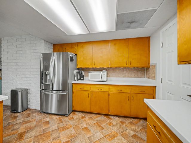 1005 Grissom Court, Redding, CA 96002