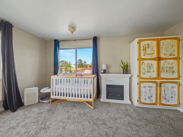 1005 Grissom Court, Redding, CA 96002