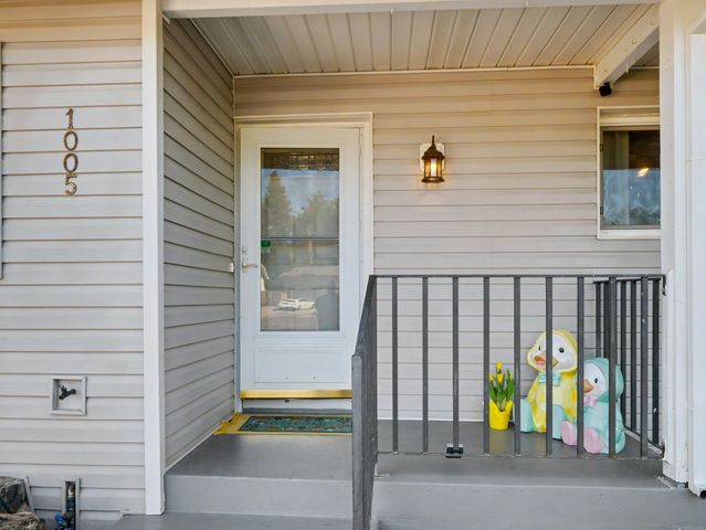 1005 Grissom Court, Redding, CA 96002