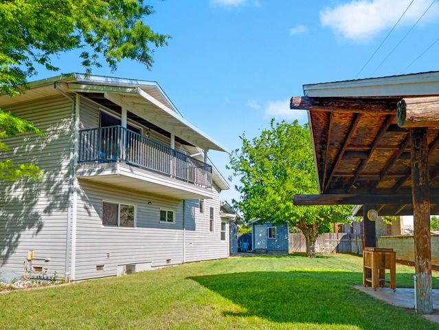 1005 Grissom Court, Redding, CA 96002