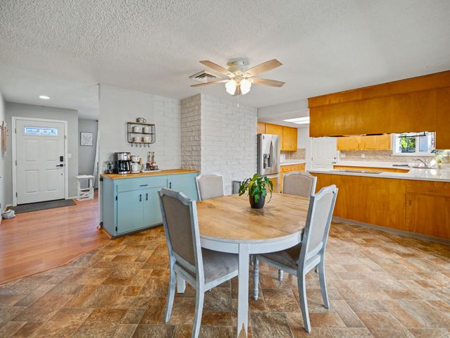 1005 Grissom Court, Redding, CA 96002