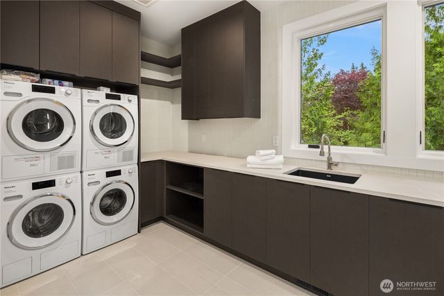 2436 82nd Avenue NE, Medina, WA 98039