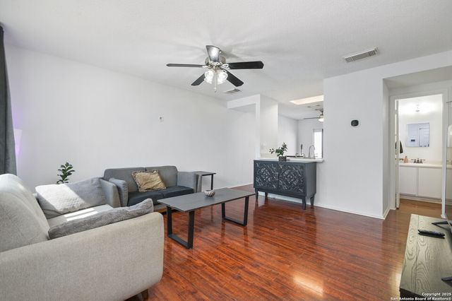 12 WEATHERING CRK, Leon Valley, TX 78238