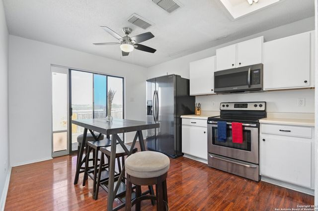 12 WEATHERING CRK, Leon Valley, TX 78238