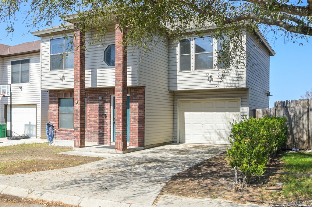 12 WEATHERING CRK, Leon Valley, TX 78238