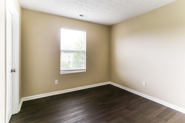 8205 Grant Park Avenue, Blacklick, OH 43004
