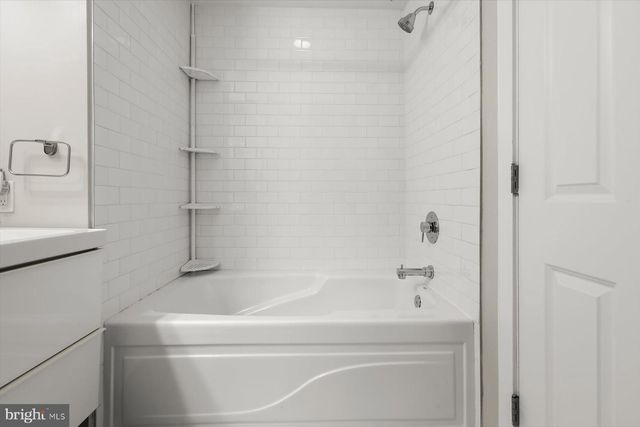 943 N PATTERSON PARK AVE, Baltimore, MD 21205