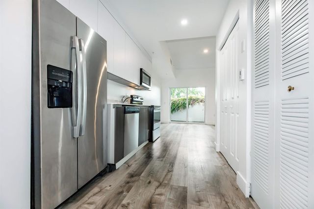 39 NW 7th Avenue 405, Miami, FL 33128