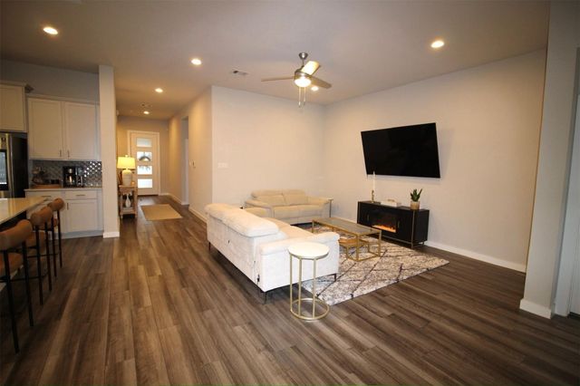 14136 Lake Lodge Drive, Conroe, TX 77384