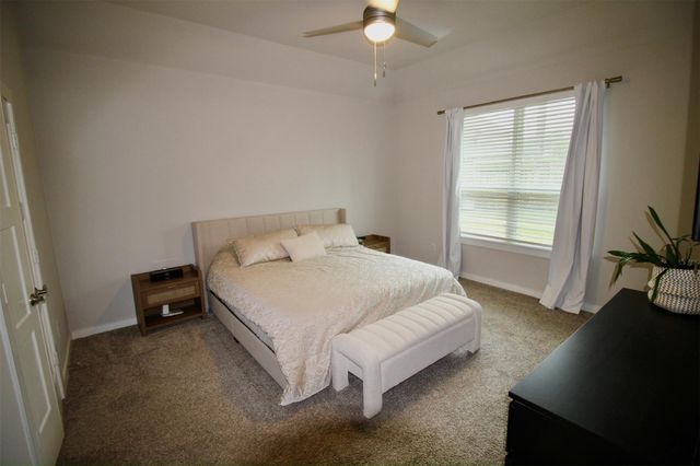 14136 Lake Lodge Drive, Conroe, TX 77384