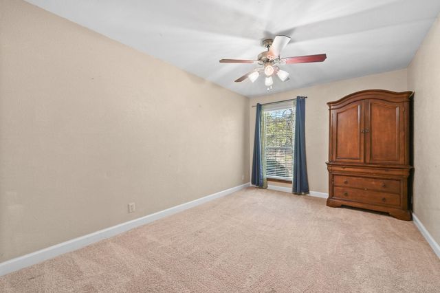 207 Leisurewoods DR, Buda, TX 78610