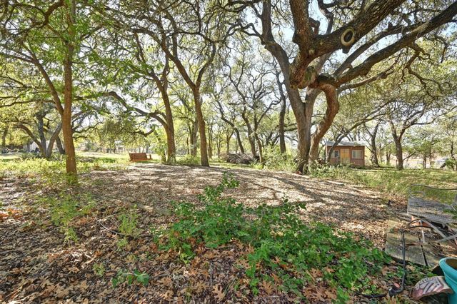 207 Leisurewoods DR, Buda, TX 78610