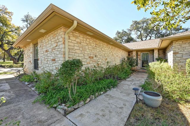 207 Leisurewoods DR, Buda, TX 78610