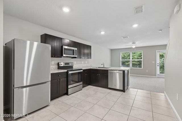 5988 CREEKSIDE CROSSING Drive, Jacksonville, FL 32210