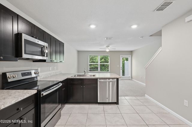 5988 CREEKSIDE CROSSING Drive, Jacksonville, FL 32210