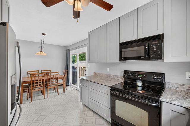 1301 Meadow Drive, Norwalk, IA 50211