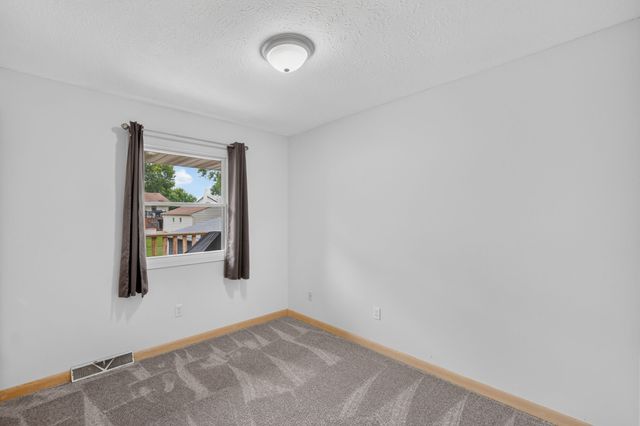 1301 Meadow Drive, Norwalk, IA 50211