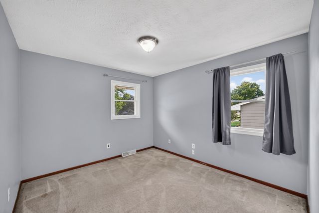 1301 Meadow Drive, Norwalk, IA 50211