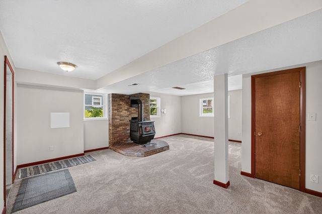 1301 Meadow Drive, Norwalk, IA 50211