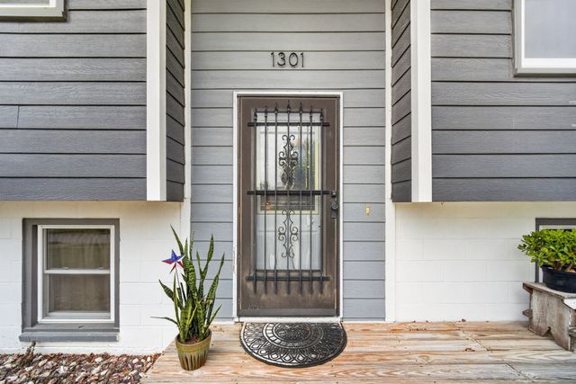 1301 Meadow Drive, Norwalk, IA 50211