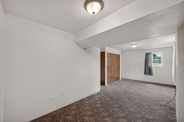 1301 Meadow Drive, Norwalk, IA 50211