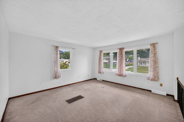 1301 Meadow Drive, Norwalk, IA 50211